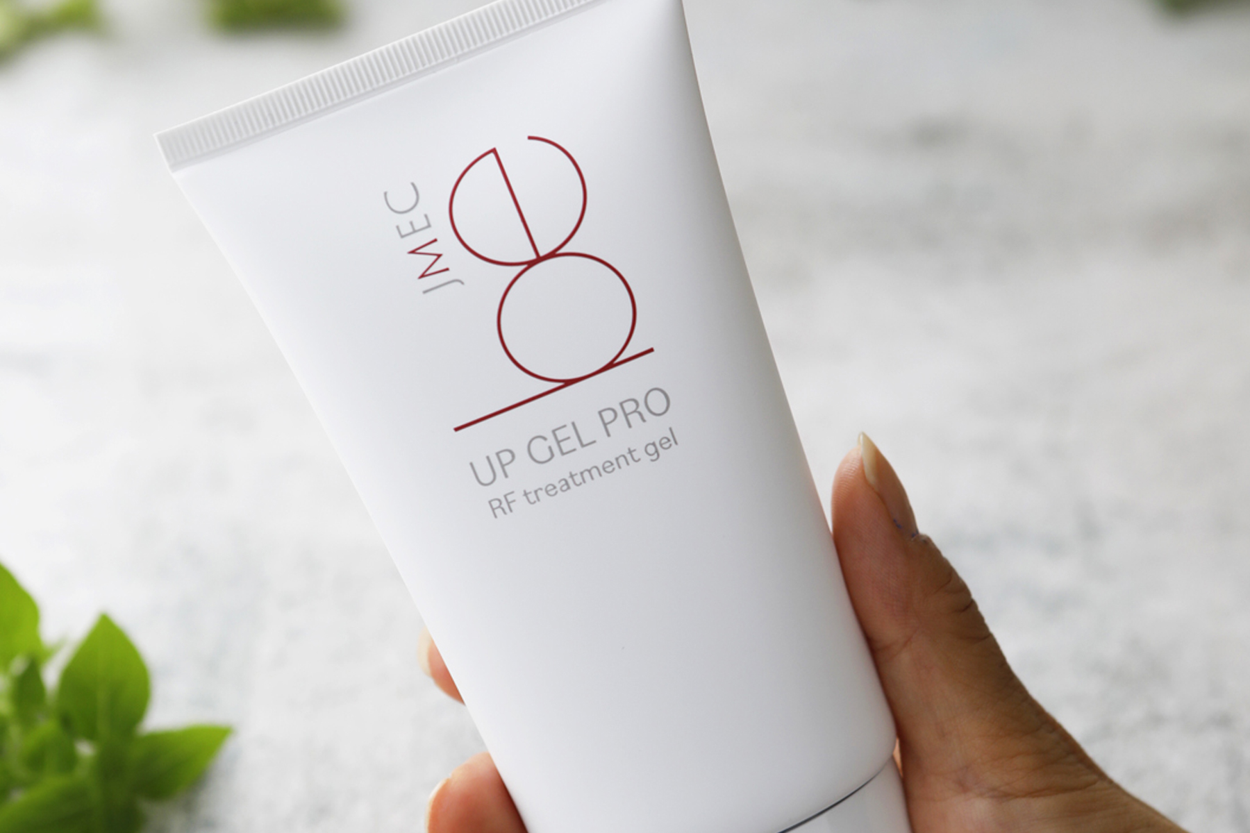 医療機器メーカーが提案する「サブマイクロ波RF美顔器」NEWA